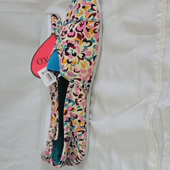 *New* with tags XOXO slip on size 10 - Picture 3 of 5